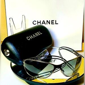Chanel Vintage Sunglasses – Silver Frame, Gradient Lens, Unisex, Authentic